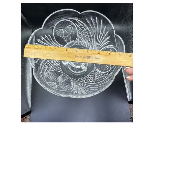 Waterford Cut Crystal The Heritage Of Ireland 10" Bowl With Scalloped Edge - Picture 10 of 11